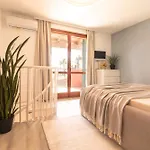 Apartment Moderno Con Piscina, Giardino E Terrazzo, P Privato *