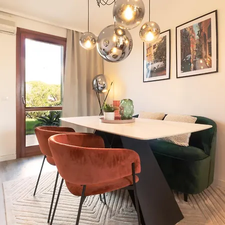 Moderno Con Piscina, Giardino E Terrazzo, P Privato Daire Bevazzana