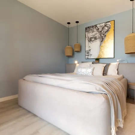 Moderno Con Piscina, Giardino E Terrazzo, P Privato