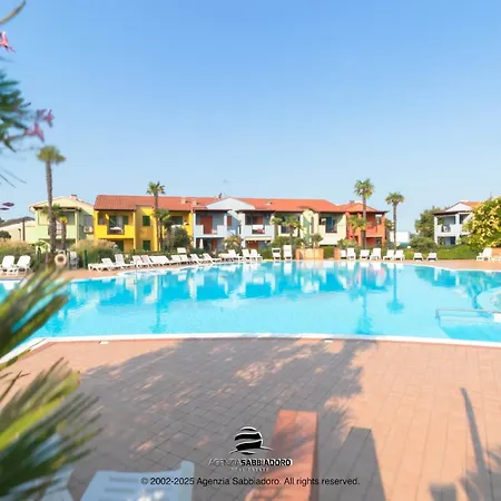 Daire Moderno Con Piscina, Giardino E Terrazzo, P Privato