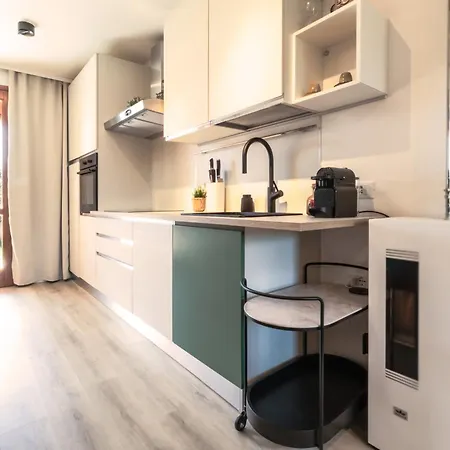 Moderno Con Piscina, Giardino E Terrazzo, P Privato *