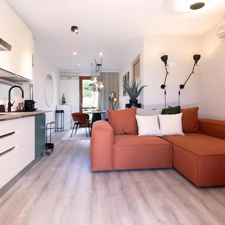 Daire Moderno Con Piscina, Giardino E Terrazzo, P Privato