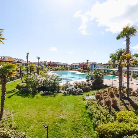 شقة Exclusive Pool Access, 2 Floors, Balcony View, Parking Bevazzana