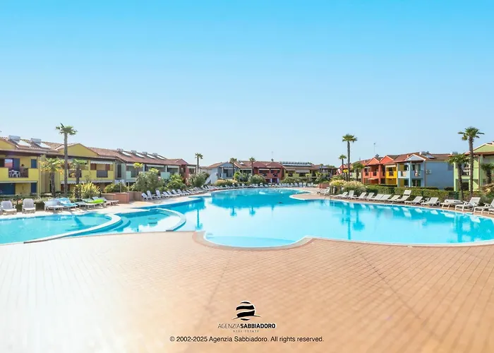 Exclusive Pool Access, 2 Floors, Balcony View, Parking Bevazzana