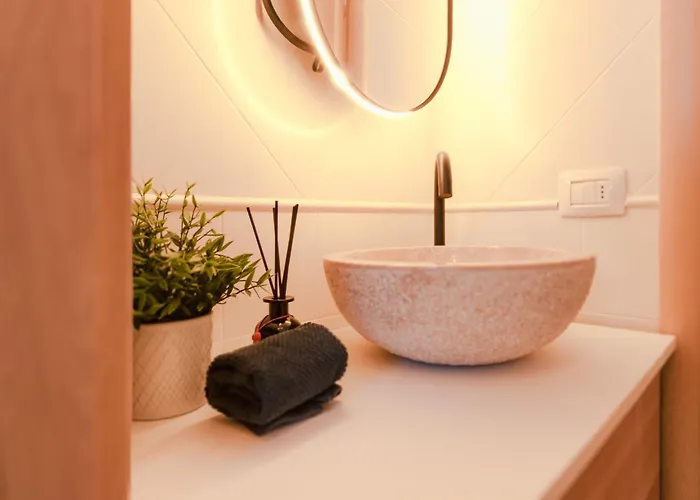 Exclusive Pool Access, 2 Floors, Balcony View, Parking * Bevazzana