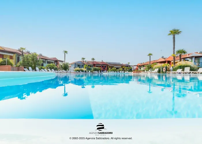 شقة Exclusive Pool Access, 2 Floors, Balcony View, Parking
