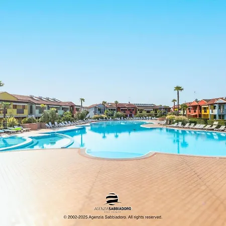 Exclusive Pool Access, 2 Floors, Balcony View, Parking Bevazzana
