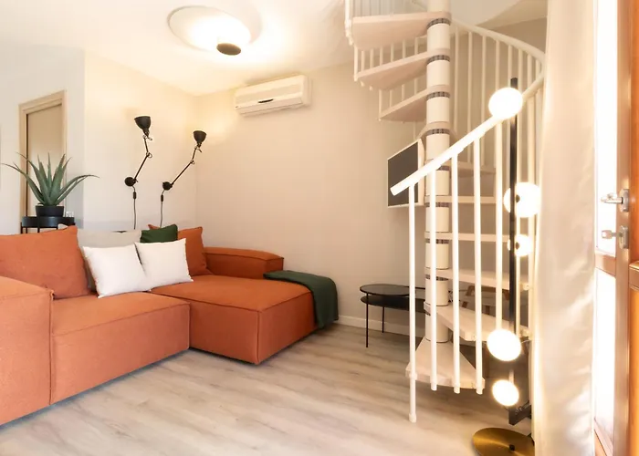 Exclusive Pool Access, 2 Floors, Balcony View, Parking Apartment *