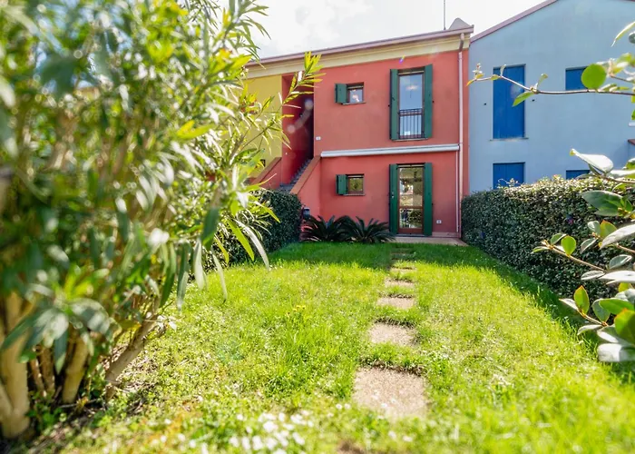 Exclusive Pool Access, 2 Floors, Balcony View, Parking *